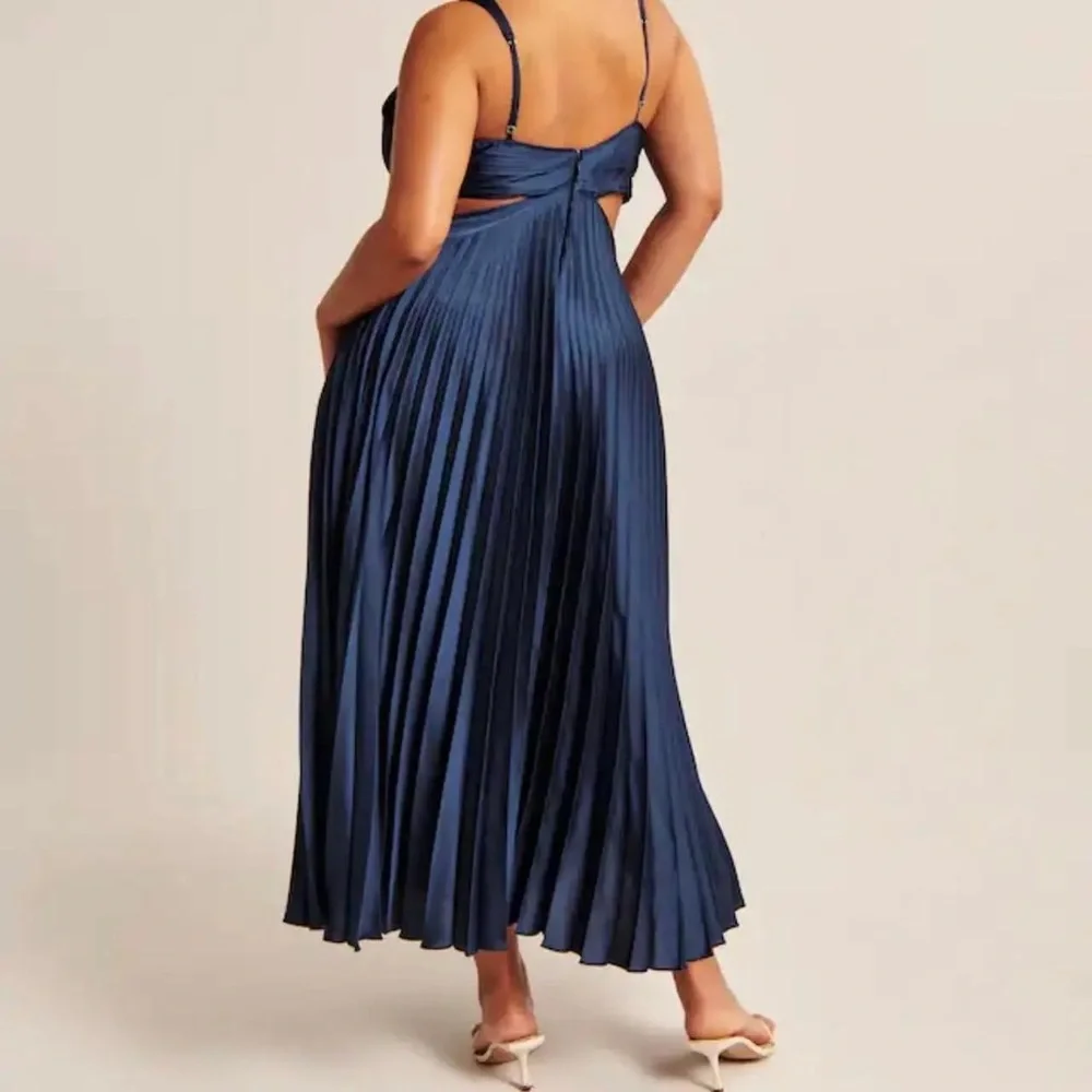Abercrombie & Fitch Giselle Satin Pleated Cutout Maxi Dress Navy Medium Tall NWT